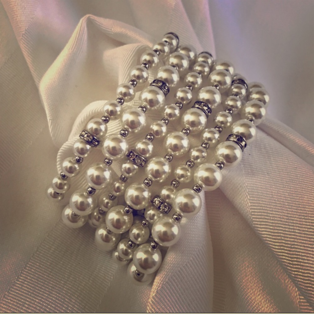 WHBM pearl bracelet